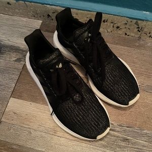 Adidas black glitter sneaker